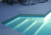 Modèle d'escalier de piscine, en béton armé et parpaing